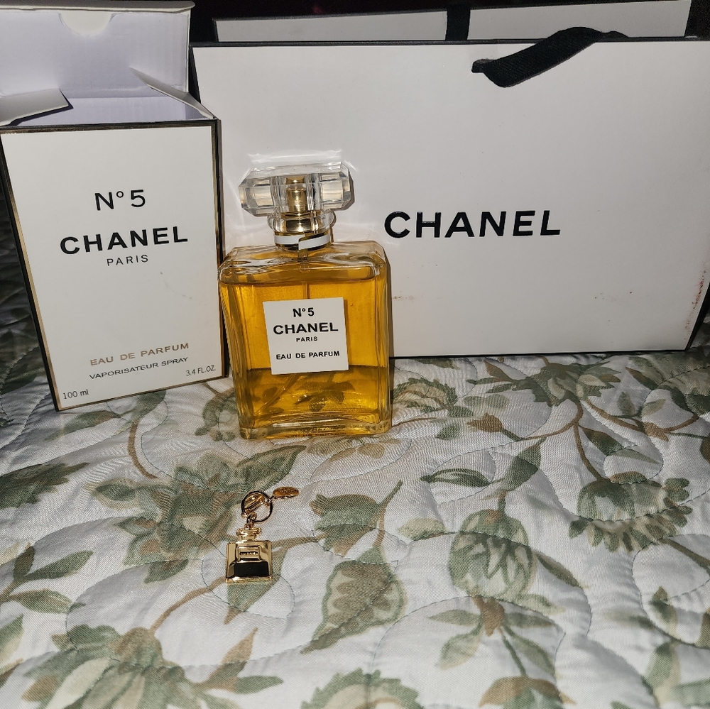 Chanel No 5 perfume